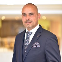 Lorenz Adlon Esszimmer Employee Oliver Kraft's profile photo