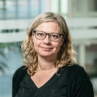 Pia Larsen Email