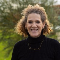 Anja Bos Email