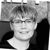 Jennie Lundgren Email