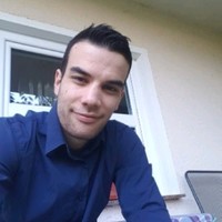 Andreas Kvesić Email
