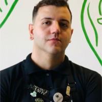 Starbucks Employee Vitor Barros's profile photo