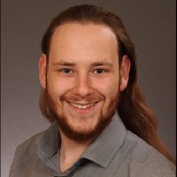 Tom Schürholt Email