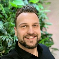 Michael Baumgarten Email