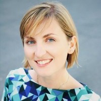 Pauline Helle Email