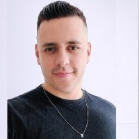 Leonardo Tomaz Email