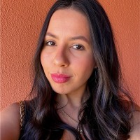 Sonhart Employee Julia Dutra's profile photo