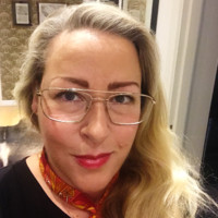 Karolina André Email