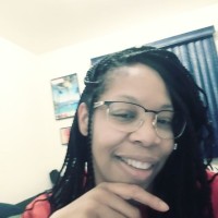 Sunglass Hut Employee Robin Casey's profile photo