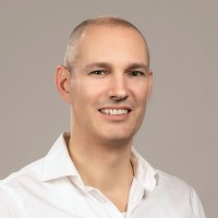 Peter Jelínek Email
