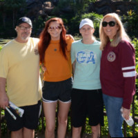 NEW AGE DISTRIBUTING Employee Dawn Robbins's profile photo