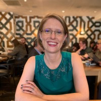InvestorCOM Inc. Employee Lori Skelcher's profile photo