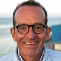 A mon compte Employee Robert Tellez's profile photo