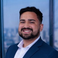 AIG Employee Alan Robles's profile photo