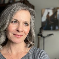 Jennifer Heinrichs Email