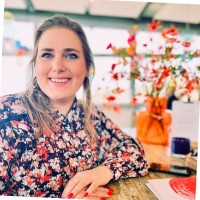 Anita van der Laan Email