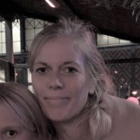 Anna Lindblad Email