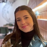 Caroline Reis Email