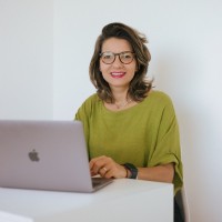 Danielle Luz Email