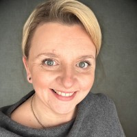 Niomi Hamilton Email