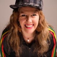 Suzanne Watts Email