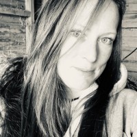 Suzi Lock Email