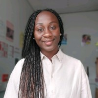 Natália Gomes Email