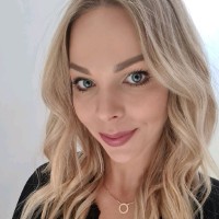 Oliwia Giles Email