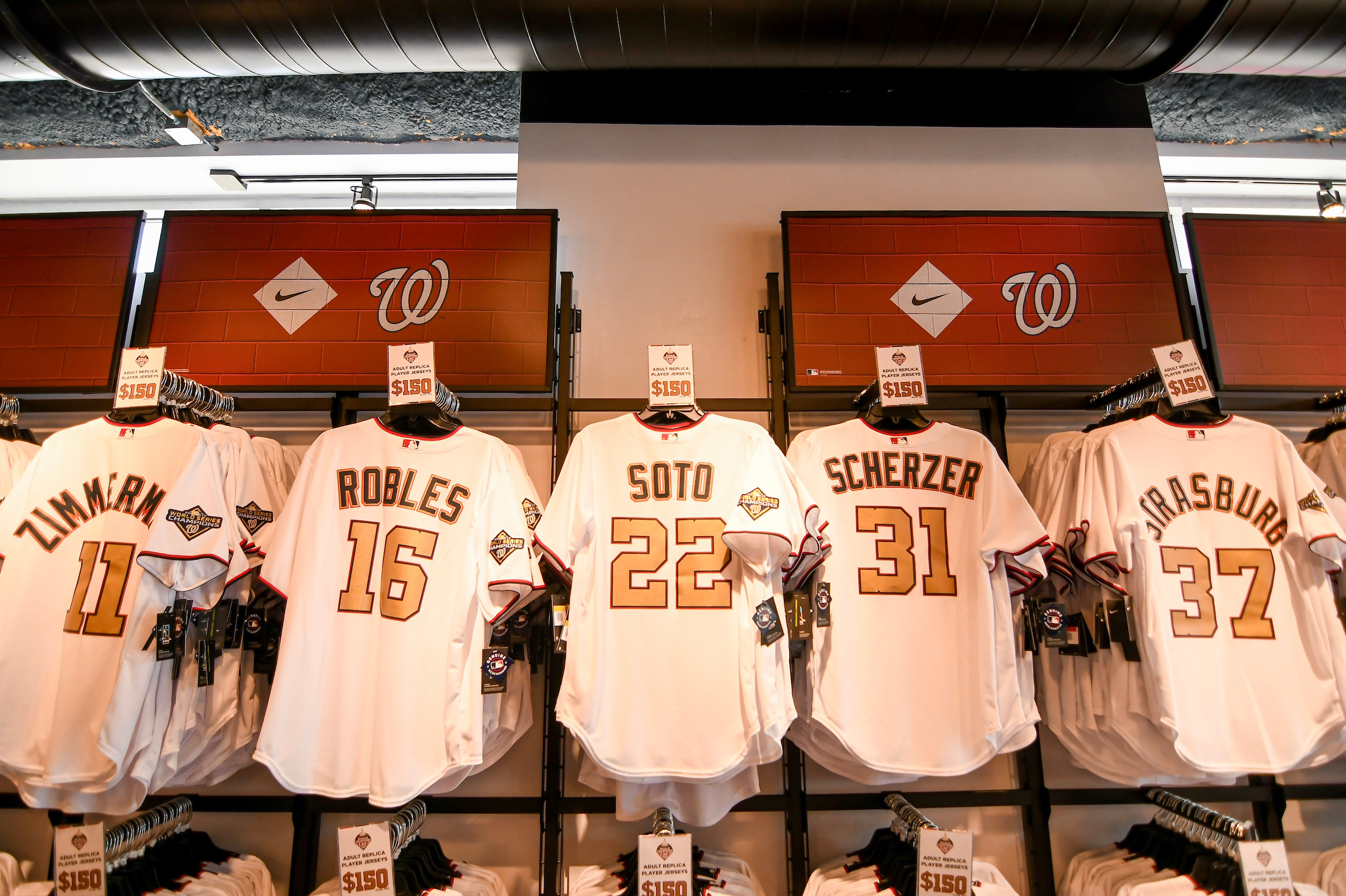 washington nationals team store address