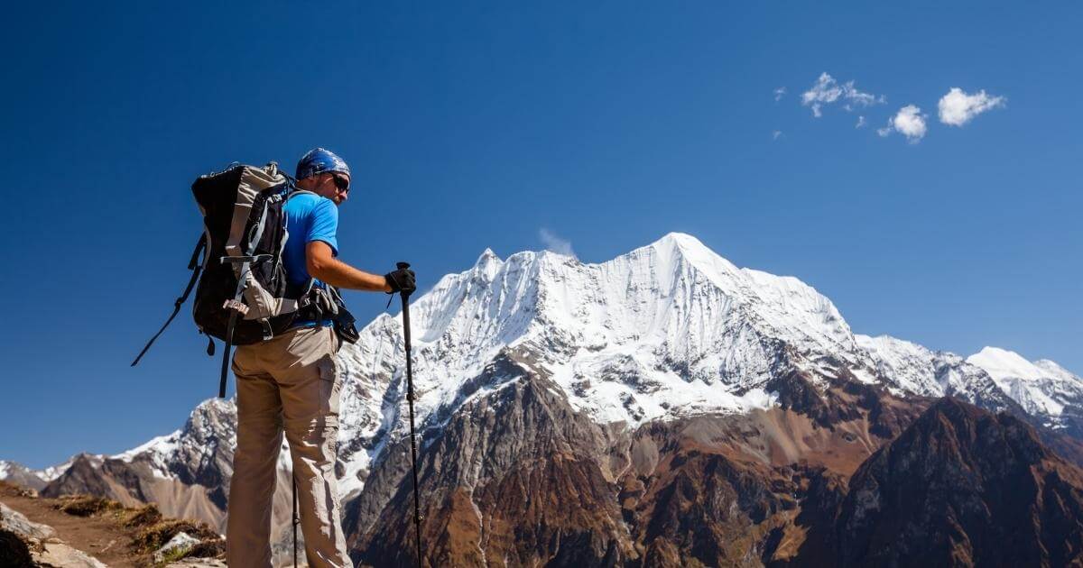 trekking in manaslu region