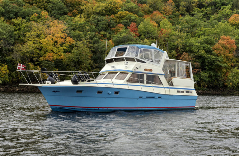 Viking 44 motoryacht