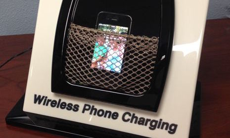 2Teak_Isle_wireless_Qi_phone_charging_demo-thumb-465xauto-11224