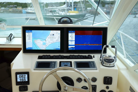Helm_with_TZT_2_15L_displays_courtesy_F_Khedouri_aPanbo-thumb-465xauto-11820