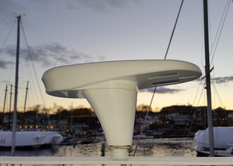 Seapilot_Compact_GNSS_Compass_cPanbo-thumb-465xauto-12245