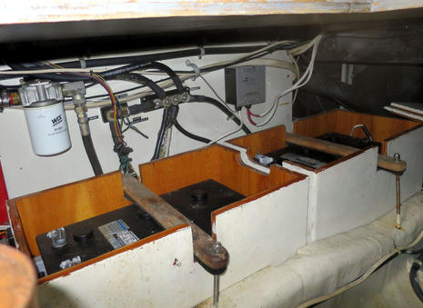 Gizmo_2X_8D_AGM_house_battery_bank_cPanbo-thumb-465xauto-13043