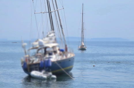 aground_in_Camden_mooring_field_blurred_cPanbo-thumb-465xauto-14036