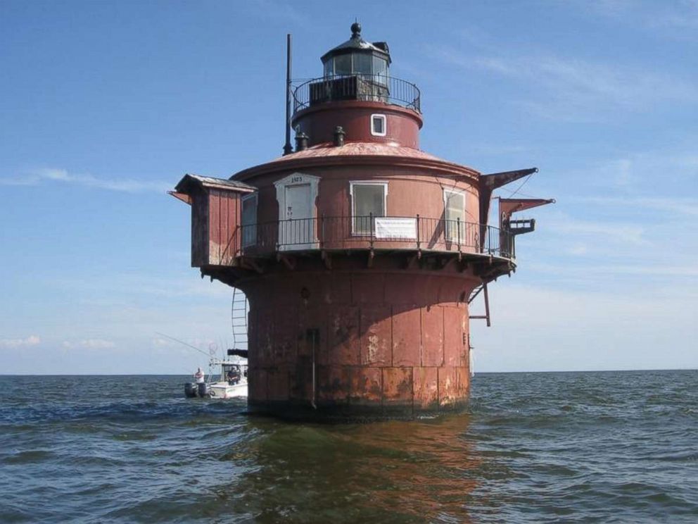 craighill-channel-lighthouse3-ht-mem-170801_4x3_992