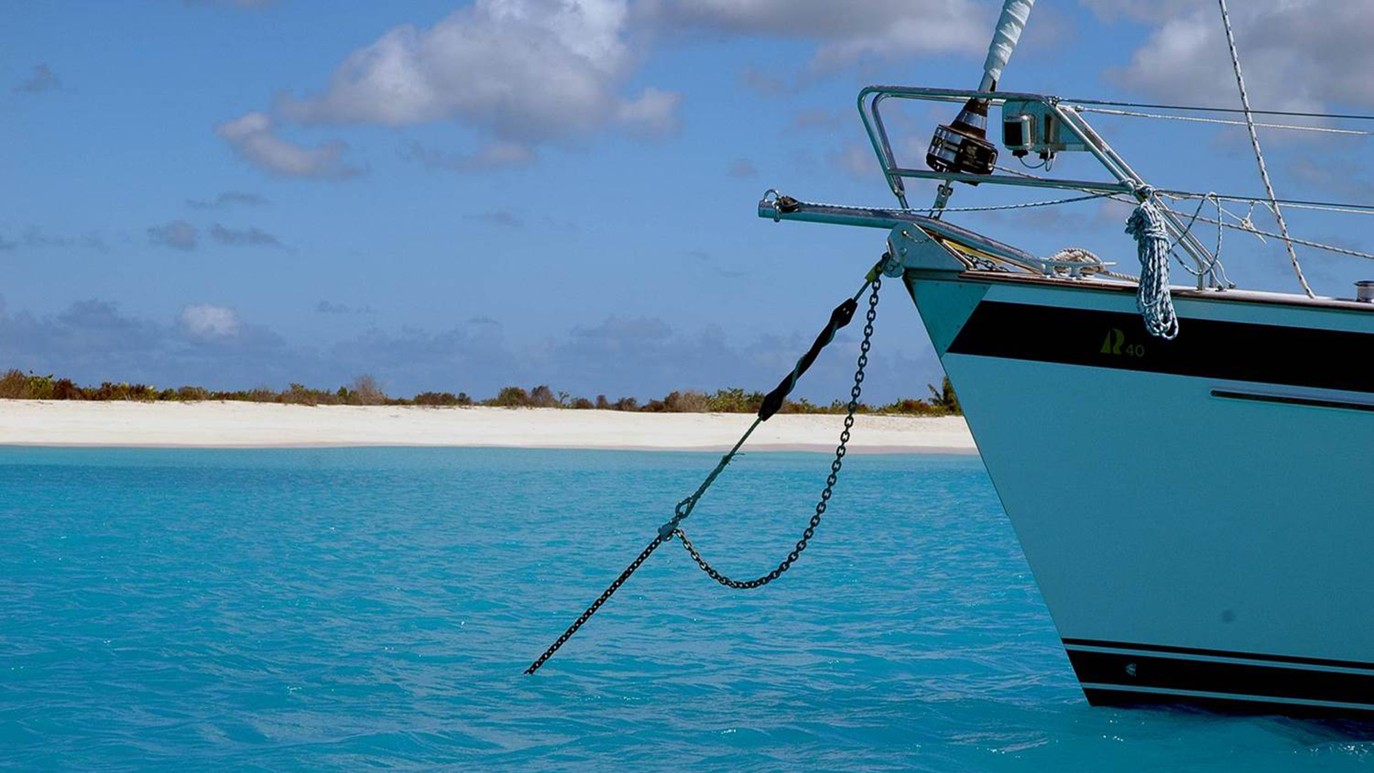 Snubber with additional rubber shock absorber (courtesy Mahina Expeditions) Snubber with additional rubber shock absorber (courtesy Mahina Expeditions)