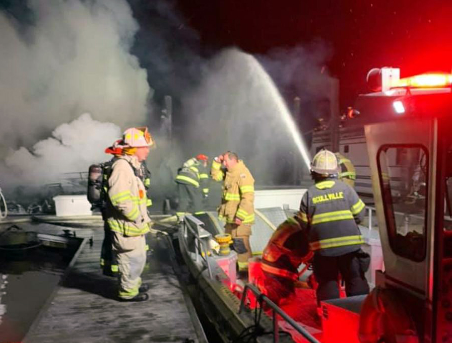 2boatfireimages 2boatfireimages