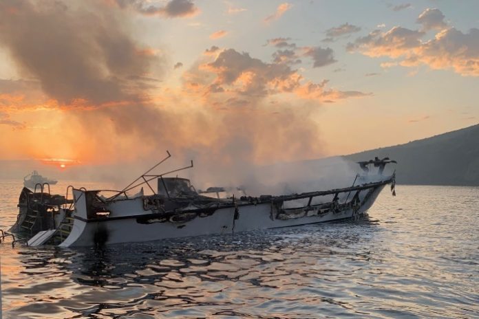 boat-fire-696×464 boat-fire-696x464