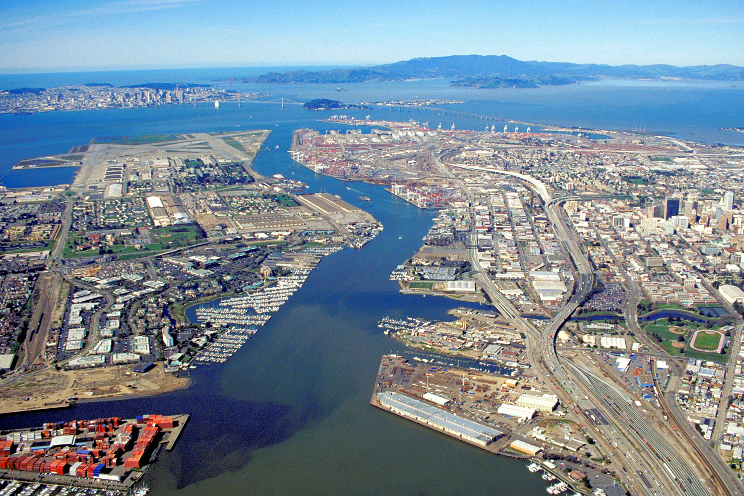 Oakland Estuary_California_aerial_view