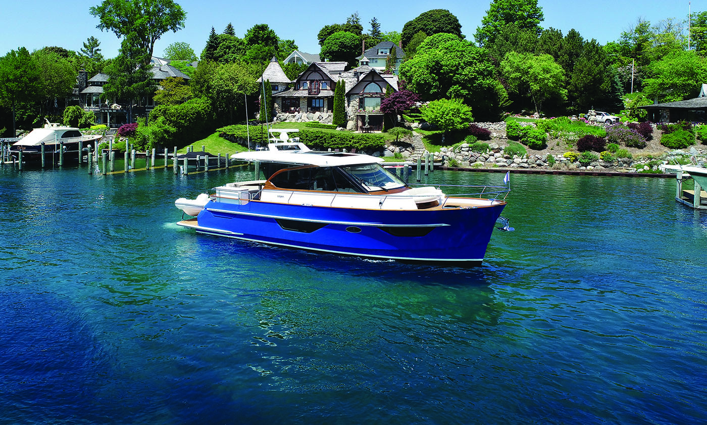 Hull512_Blue_chvx1_0097_retouched3crop Hull512_Blue_chvx1_0097_retouched3crop