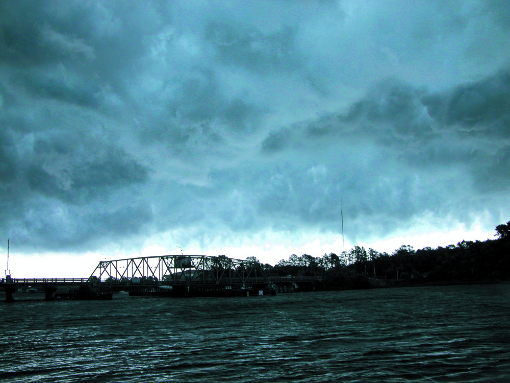 Storm 016-p17udsb6i5oe01g4o1fgr12bs1j1b