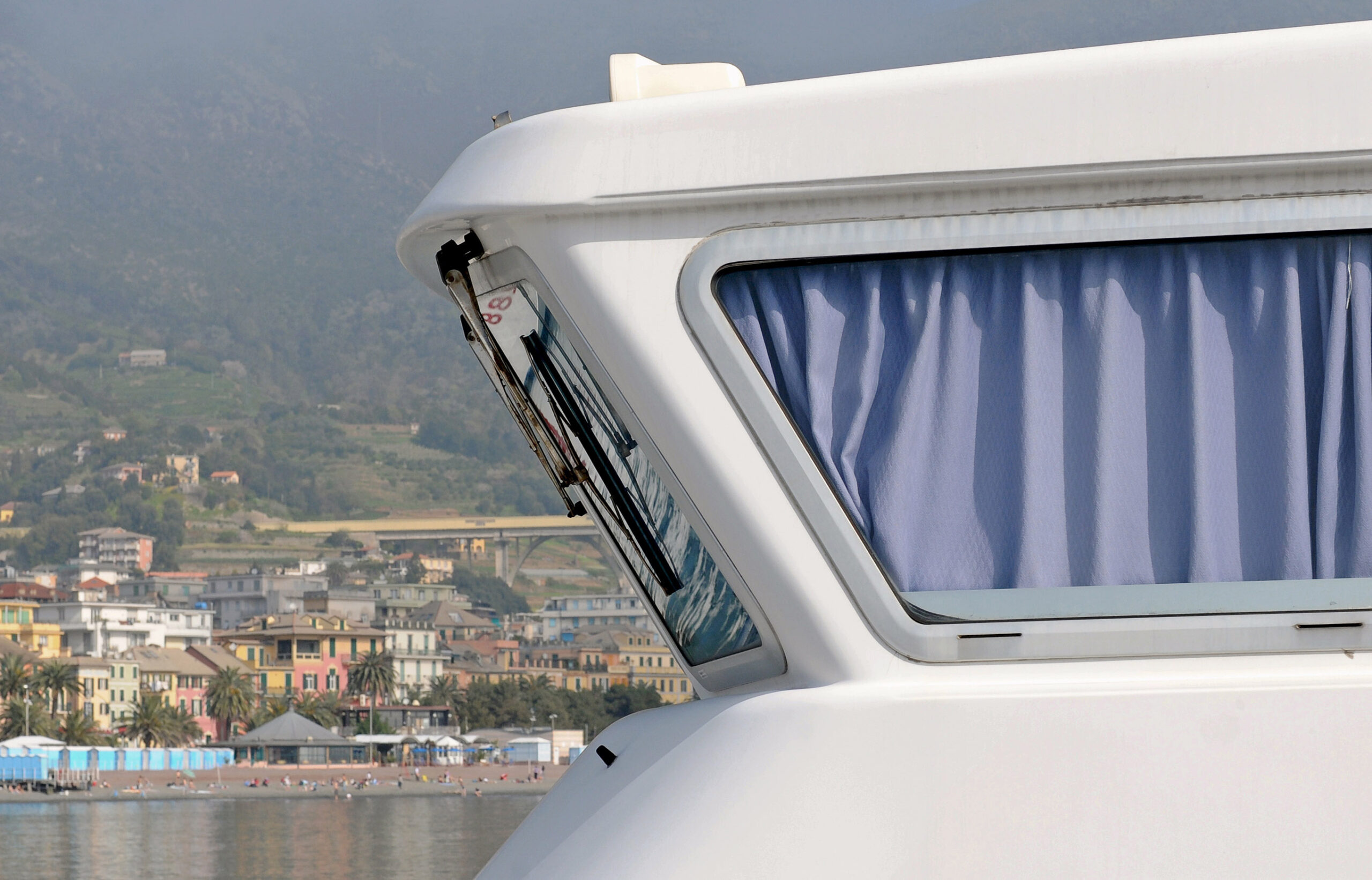 boat-windshield-WEB boat-windshield-WEB
