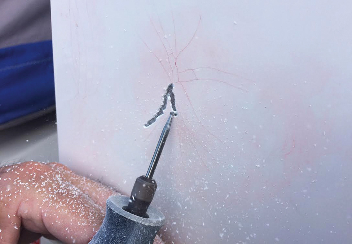 repairing-spider-cracks-on-a-boat repairing-spider-cracks-on-a-boat