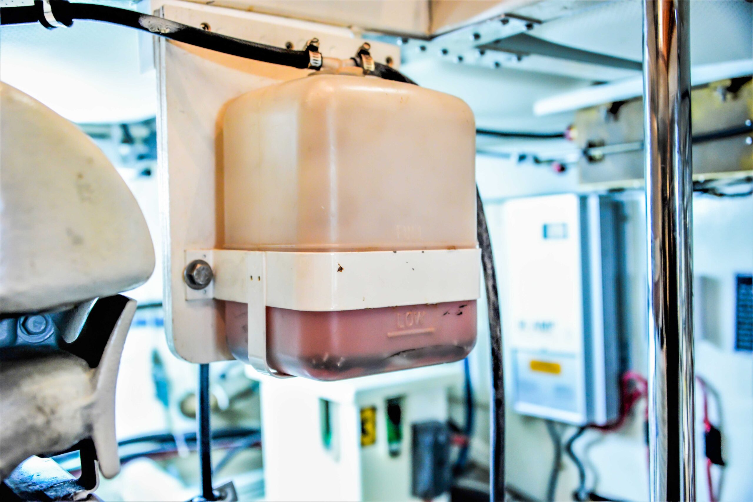 web-engine-coolant-how-to-keep-your-cool-recovery tank for article web-engine-coolant-how-to-keep-your-cool-recovery tank for article