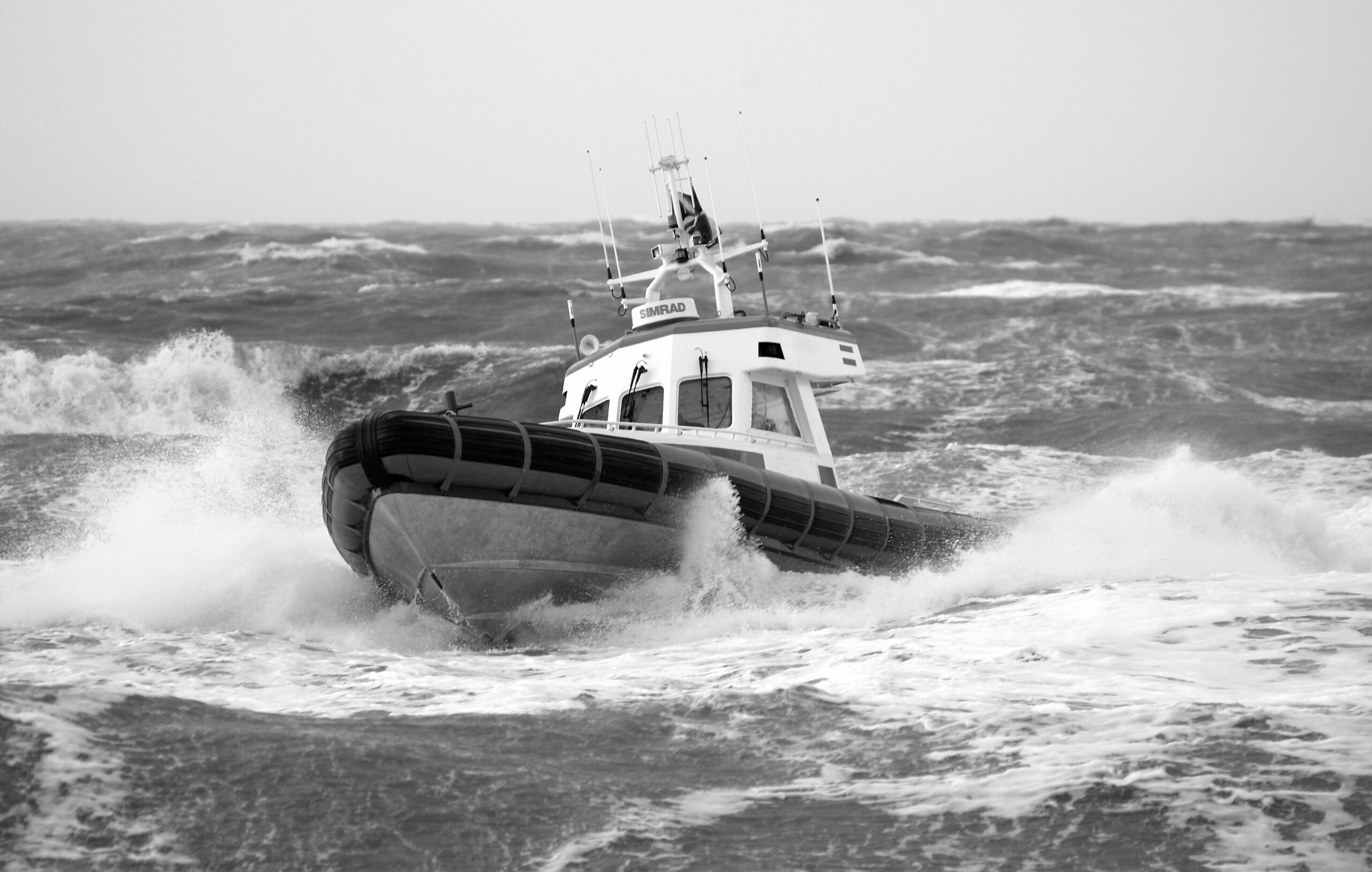 web simrad pilot boat 1253