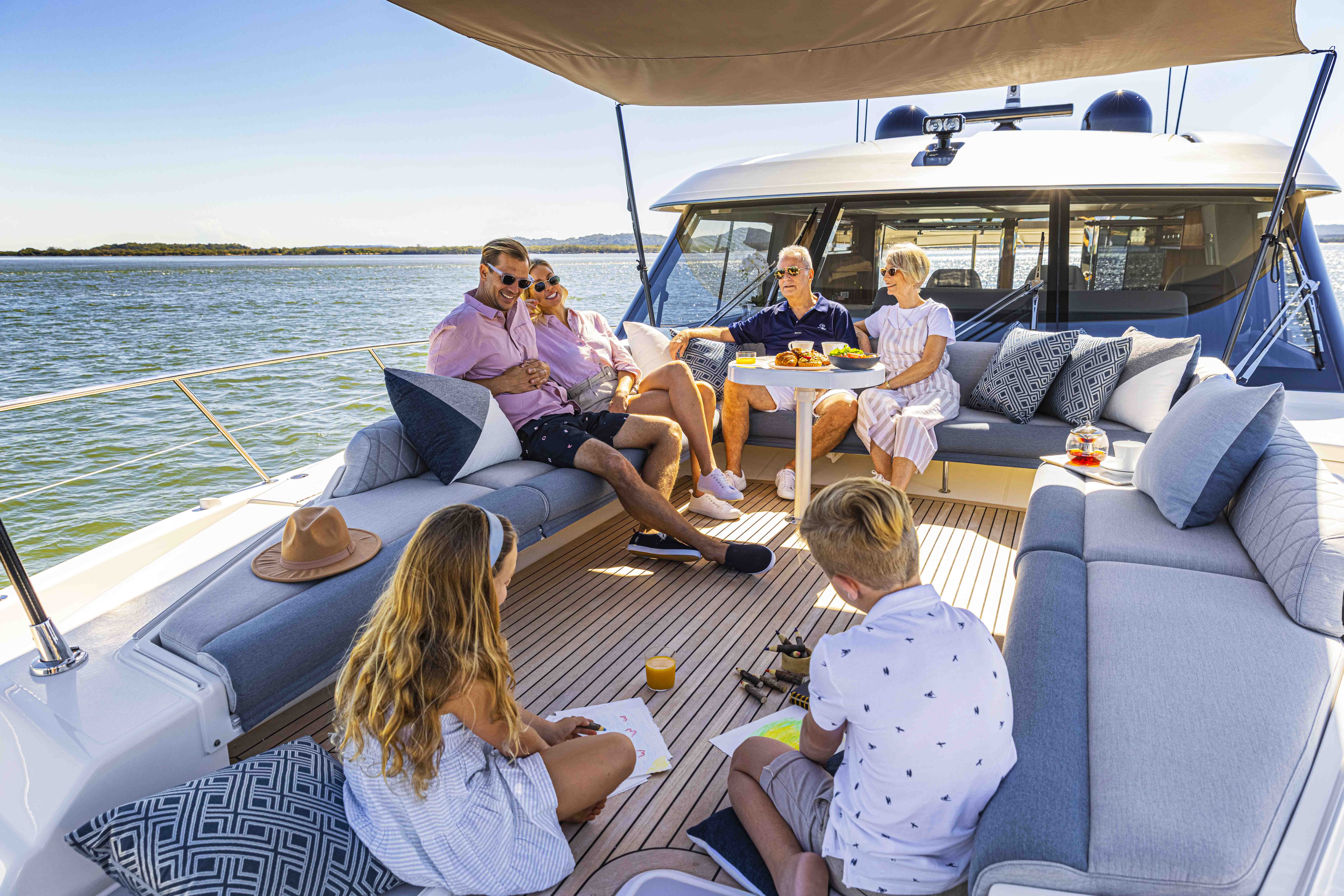 web Riviera 645 SUV Foredeck Awning 01 web Riviera 645 SUV Foredeck Awning 01