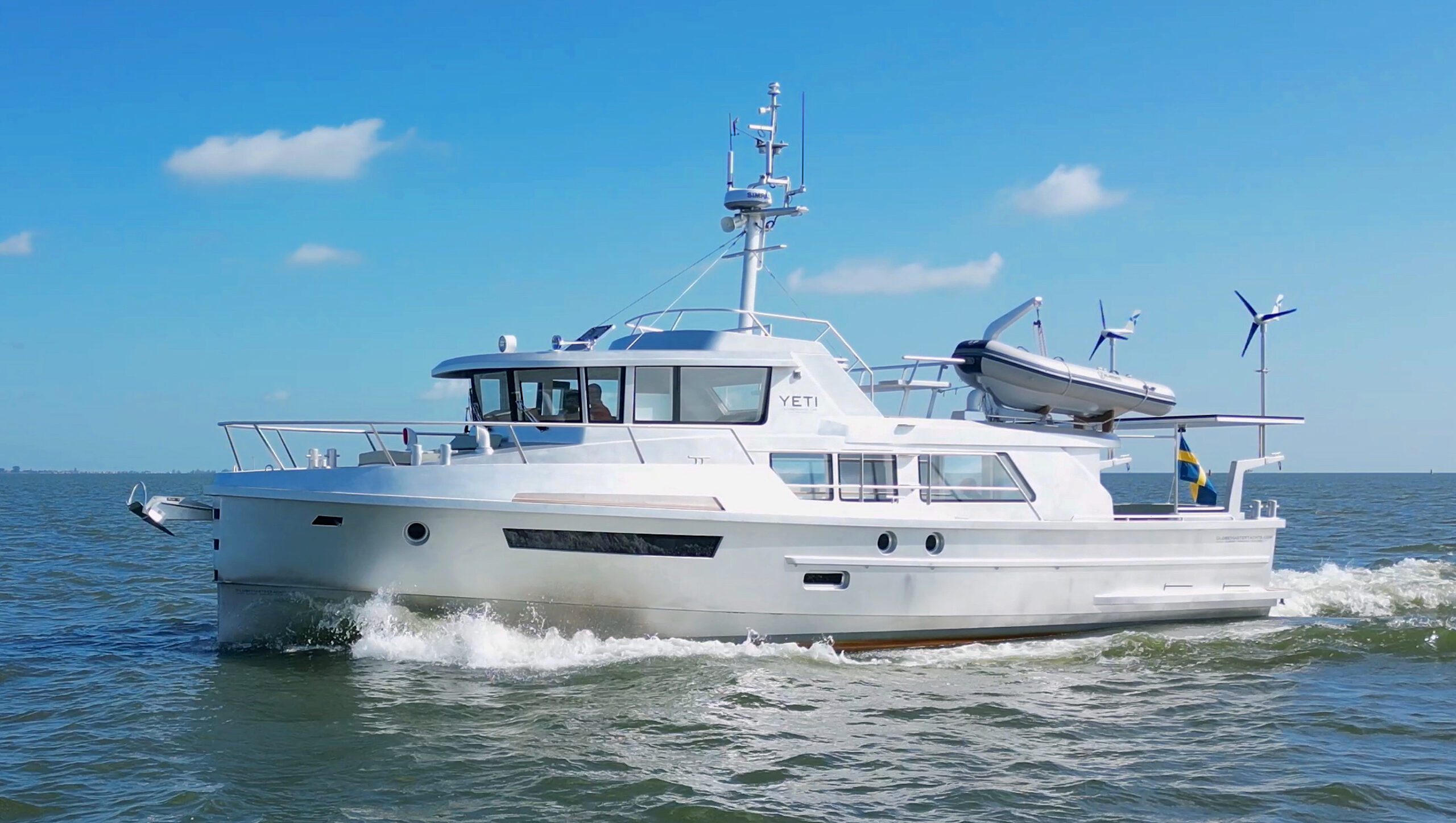 Edited_YETI – Explorer – 2. Cruising – Port side Edited_YETI - Explorer - 2. Cruising - Port side
