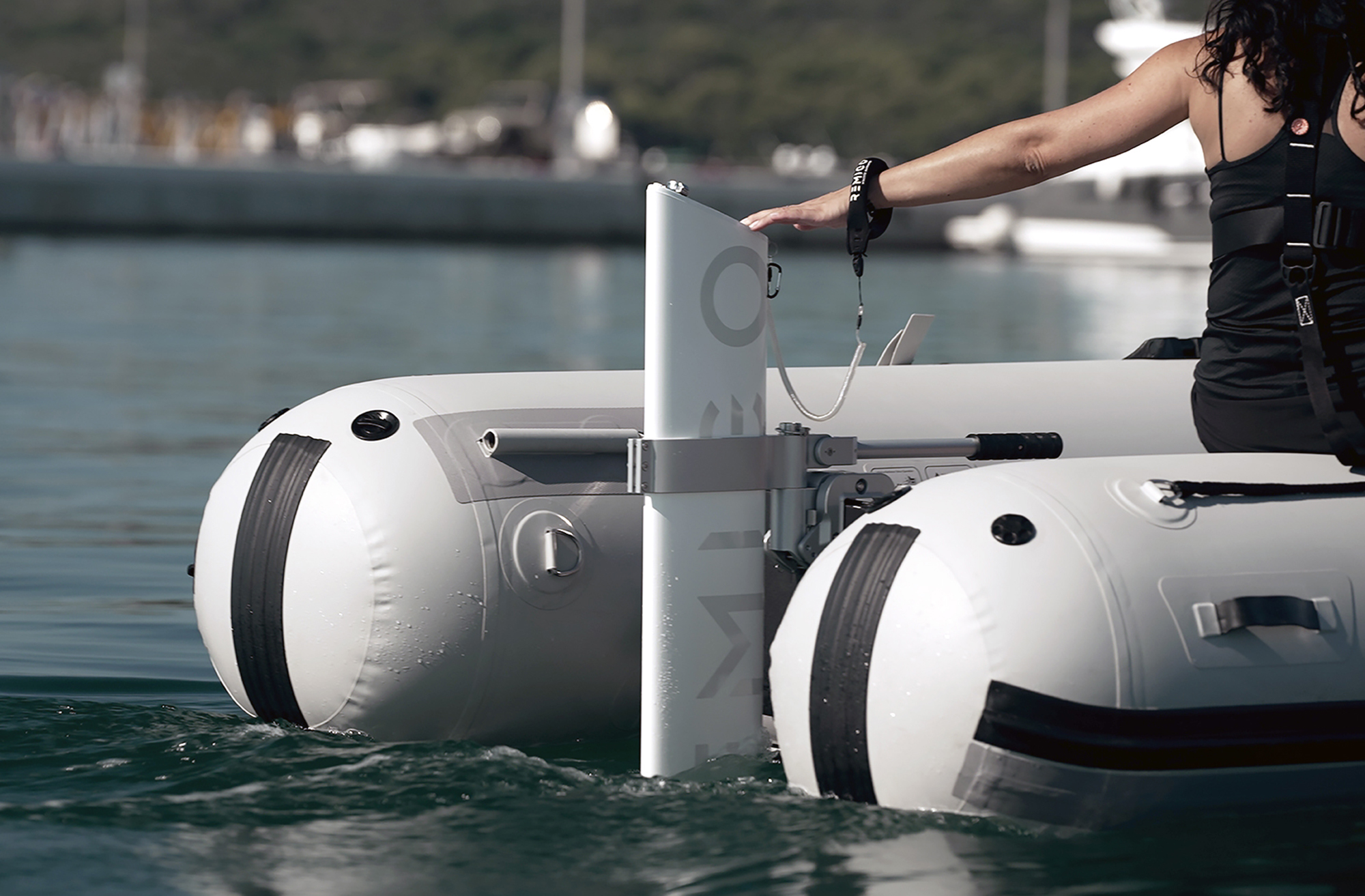 feat_RemigoOne electric outboard